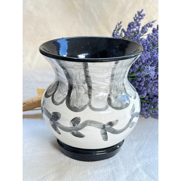 Black and White Pottery Vase with Daisies & Stripes - Picture 9 of 10